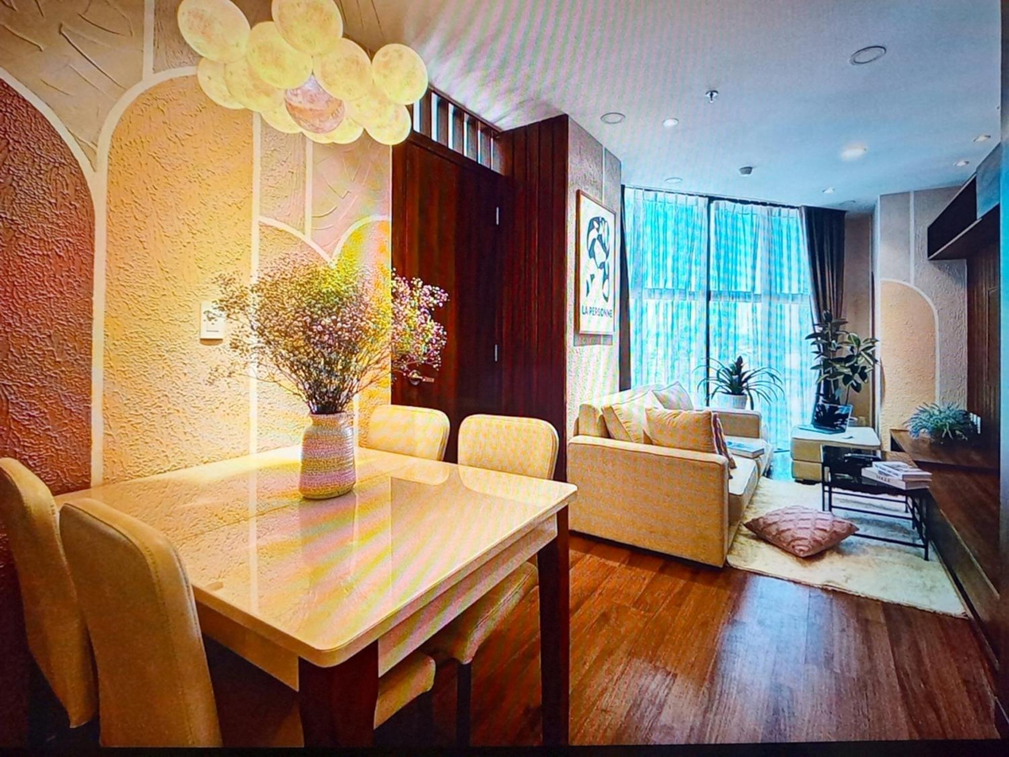 Oasis & - Soho - District 1 * Ho Chi Minh City